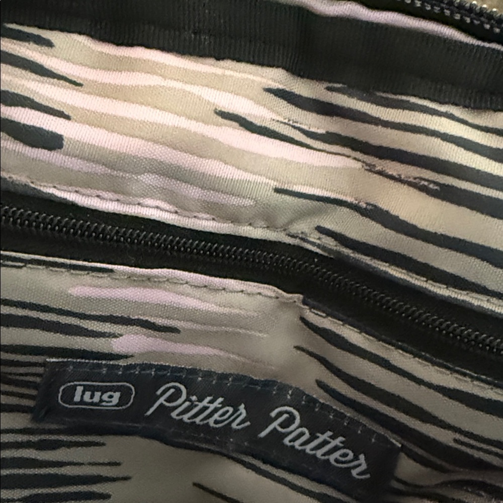 Lug Black Crossbody Pitter Patter - Picture 3 of 10
